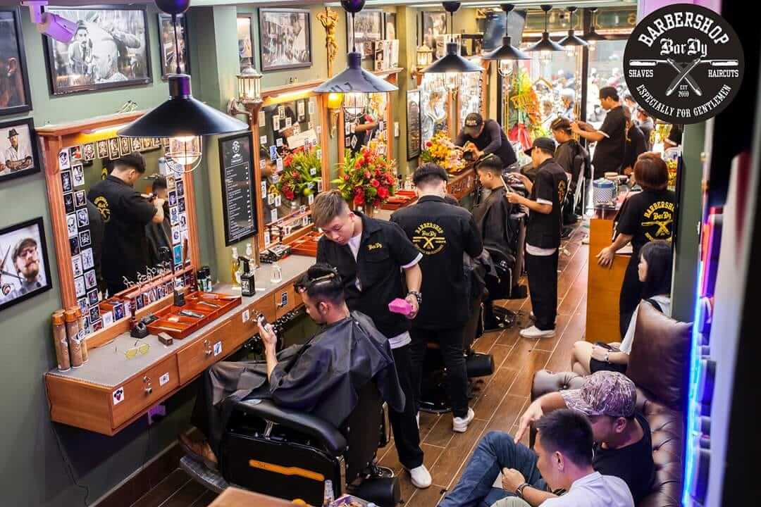 Top 6 tiệm cắt tóc nam đẹp tại Quận 5 TPHCM 2023