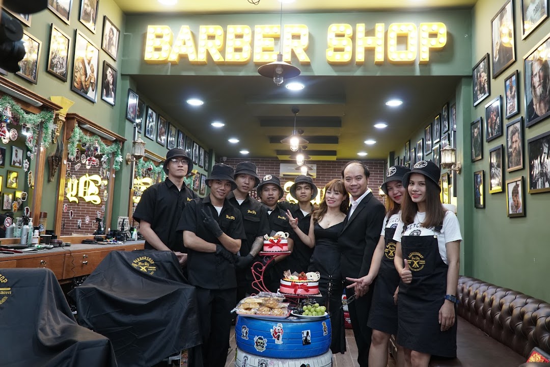 Sticker Barber Shop Tiệm Tóc Nam🌈𝑭𝒓𝒆𝒆𝒔𝒉𝒊𝒑 Sticker Dán Mũ Bảo Hiểm  Barber, Dán Xe, Vali - Hình Dán BarberShop BAR12 - Tìm Voucher
